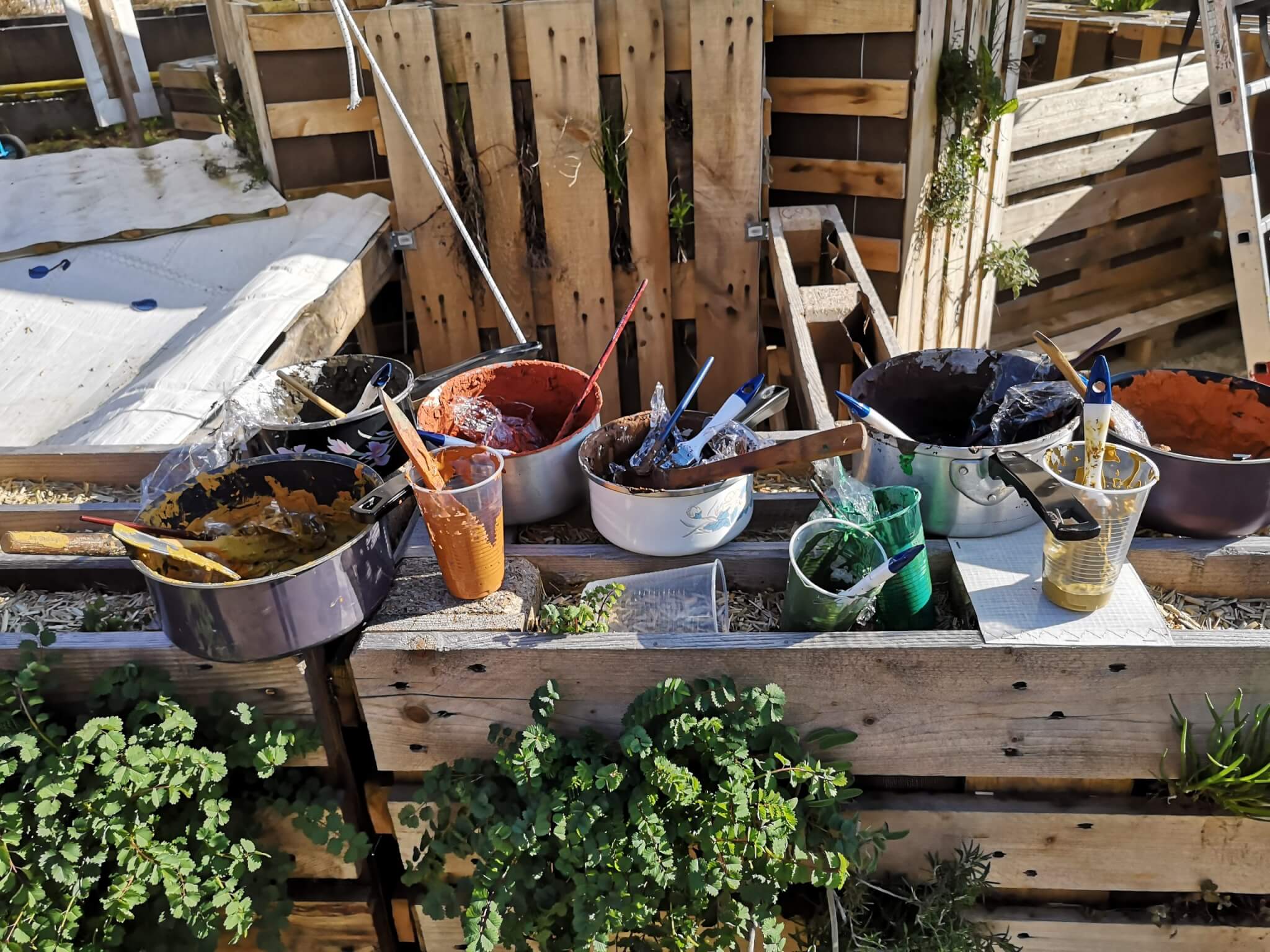 Atelier peinture à la farine pigmentée avec l&rsquo;atelier Julienne Javel